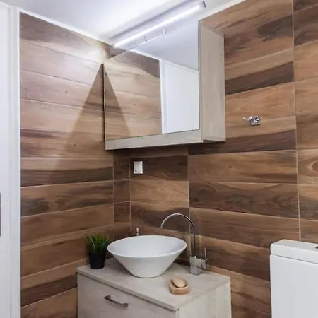 Modern Luxury 2 Bedroom Apt In Agios Dimitrios